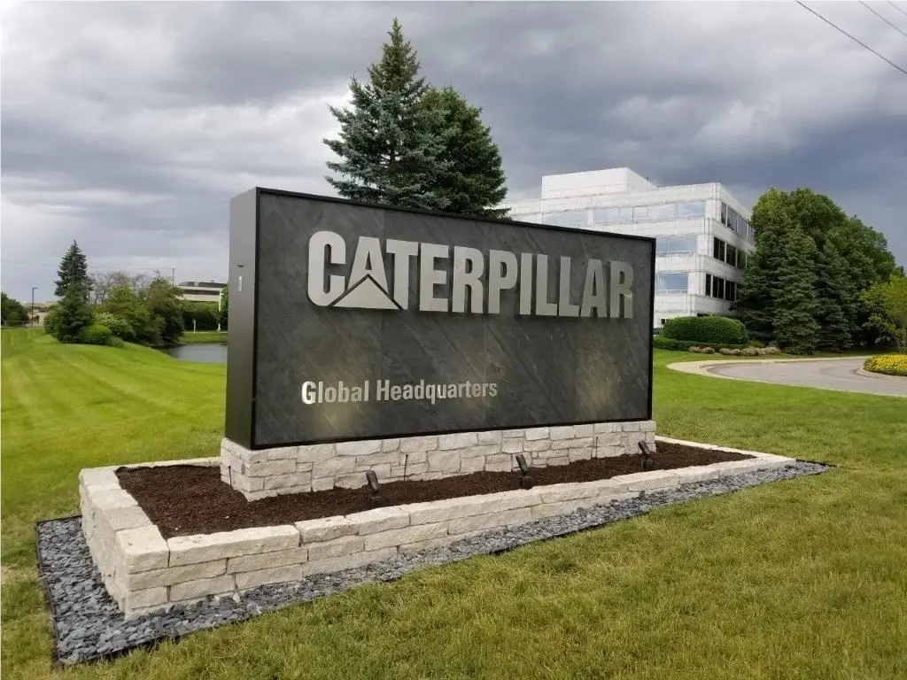Modern monument sign