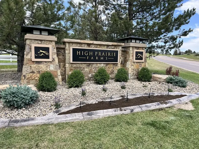 Monument sign 9